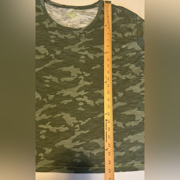 Vineyard Vines Women’s XL T-shirt Surf Tee 100% Cotton Camo Short Sleeve - Picture 5 of 8